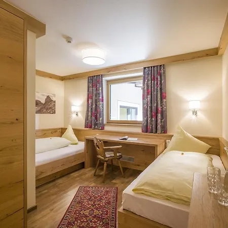 Apartament Rofan *